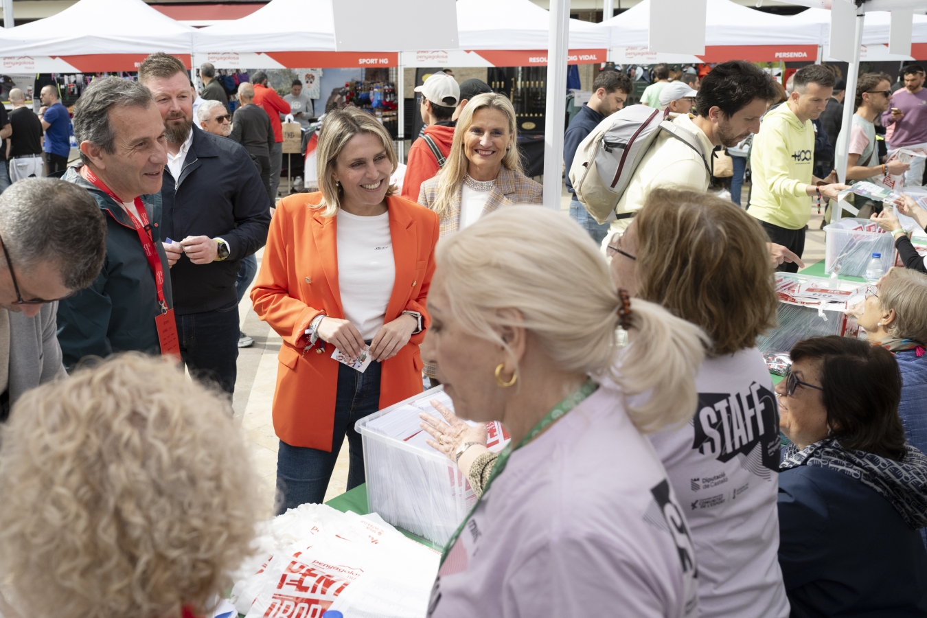Marta Barrachina visita la Feria del Corredor de la ASICS Penyagolosa Trails y anima a disfrutar este sábado de “la gran fiesta del trail running”
